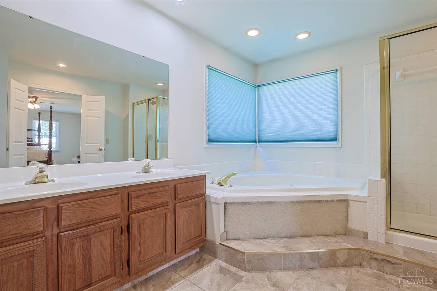 11715 Kemperwoods Drive, Symmes Twp, OH, 45249 — photo 24