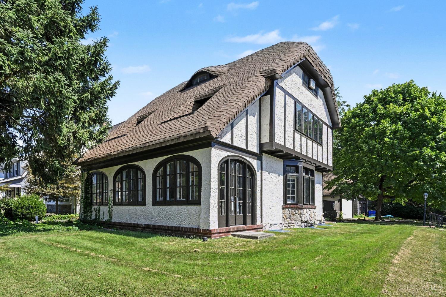 Photo 2 of Single family home for sale at 916 Gray Ave, Hamilton, OH 45013 | MLS# 1893485 | Listing updated on 2026-09-12