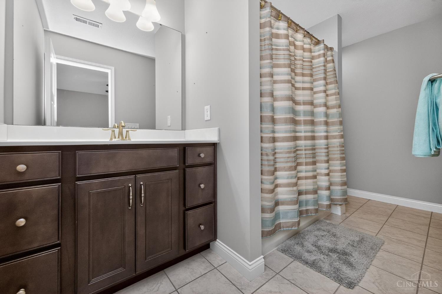 8101 Taffy Drive, West Chester, OH, 45069 — photo 40