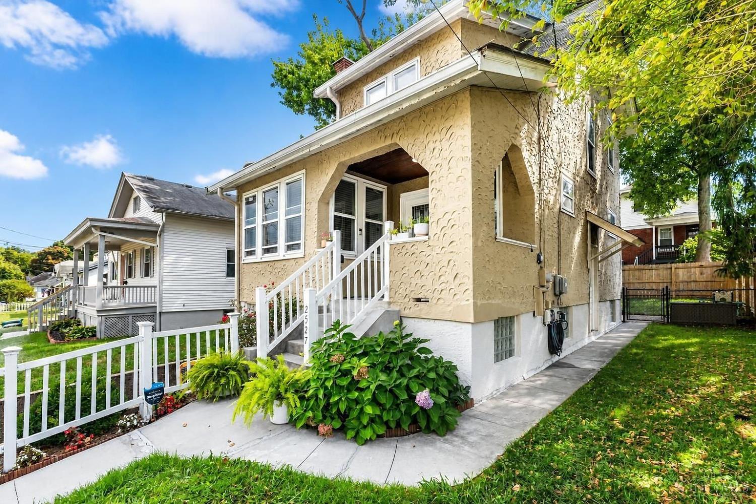 Photo 2 of Single family home for sale at 2527 Ridgeland Pl, Cincinnati, OH 45212 | MLS# 1892947 | Listing updated on 2026-09-12