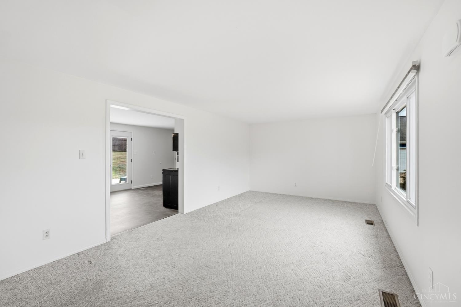 7297 Birchwood Drive, West Chester, OH, 45069 — photo 4