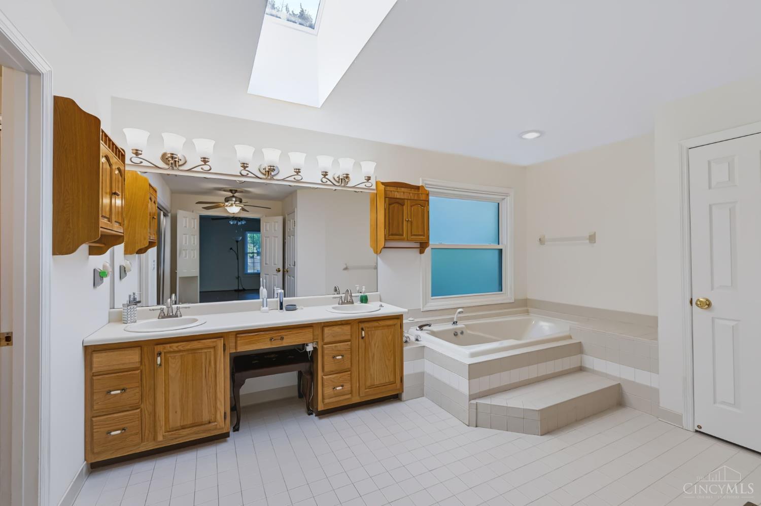 8363 Squirrel Hollow Ridge, West Chester, OH, 45069 — photo 35