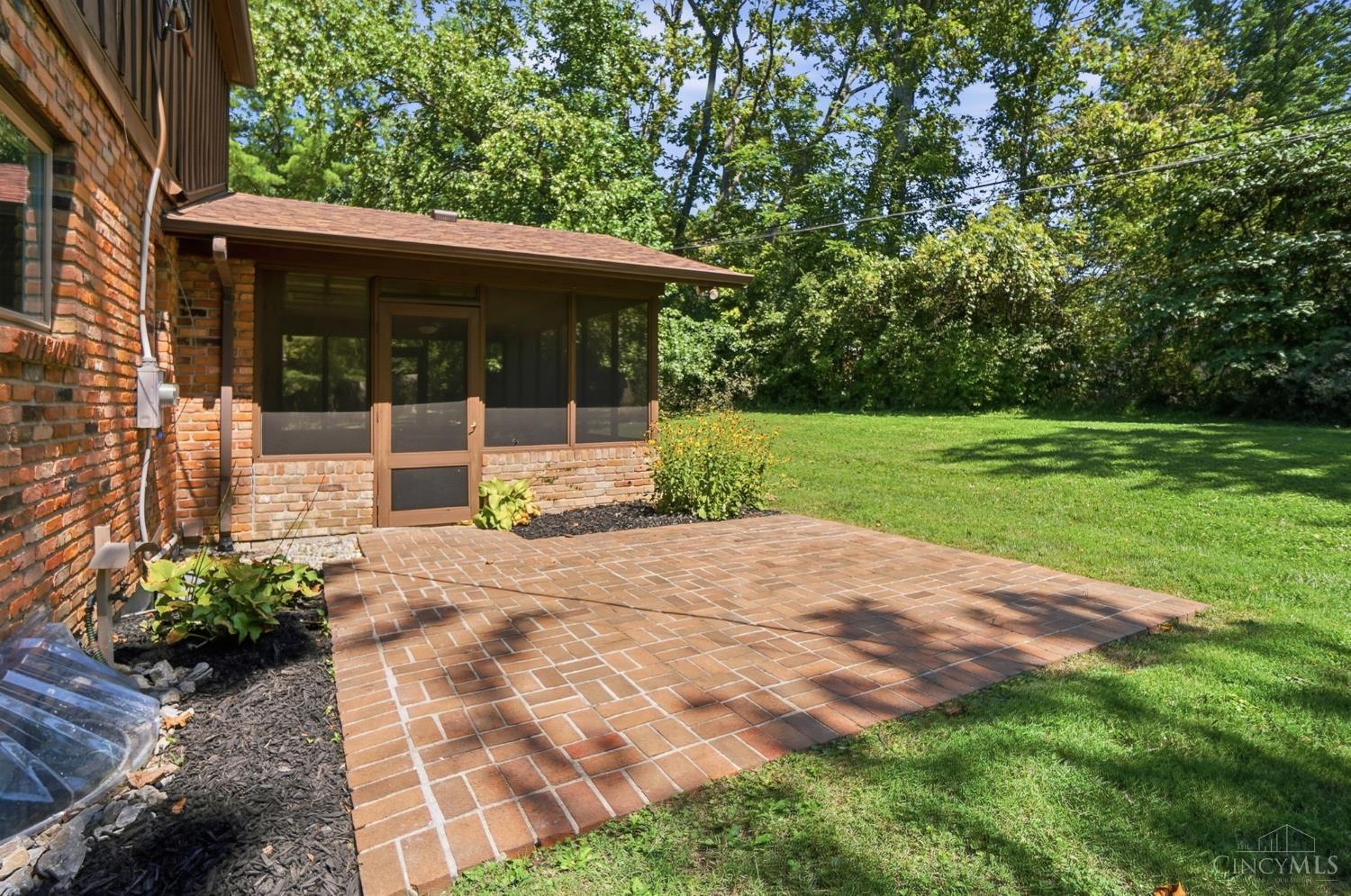 Photo 27 of Single family home for sale at 1212 Eagle Ridge Dr, Miami Twp, OH 45150 | MLS# 1893627 | Listing updated on 2026-09-14