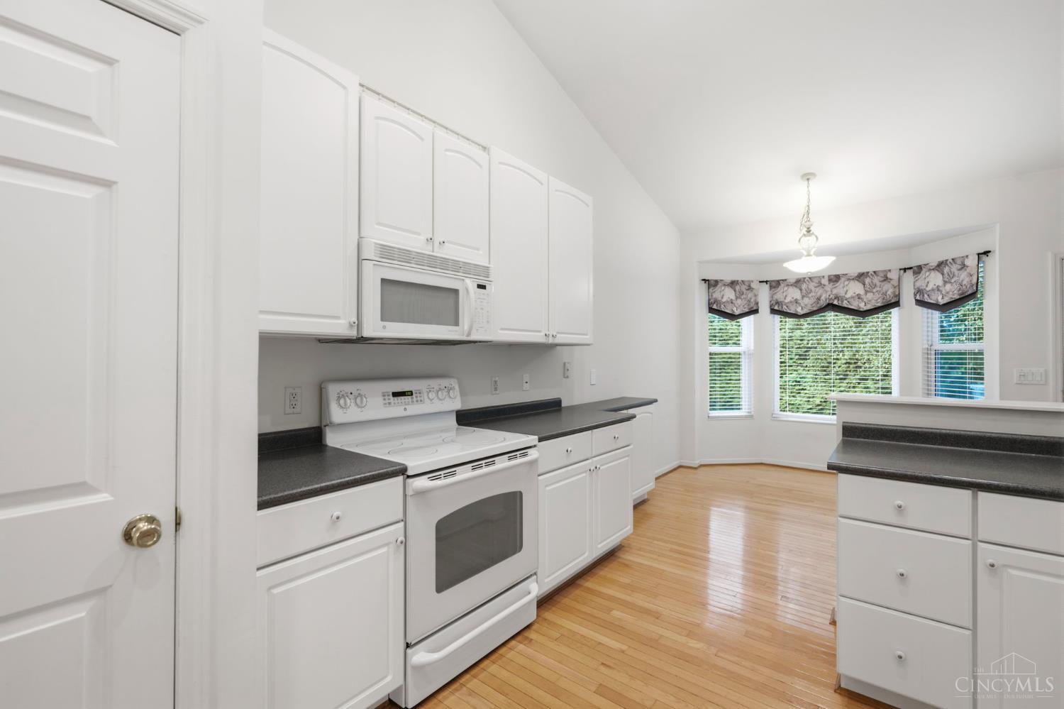 10187 Meadowknoll Drive, Symmes Twp, OH, 45140 — photo 23