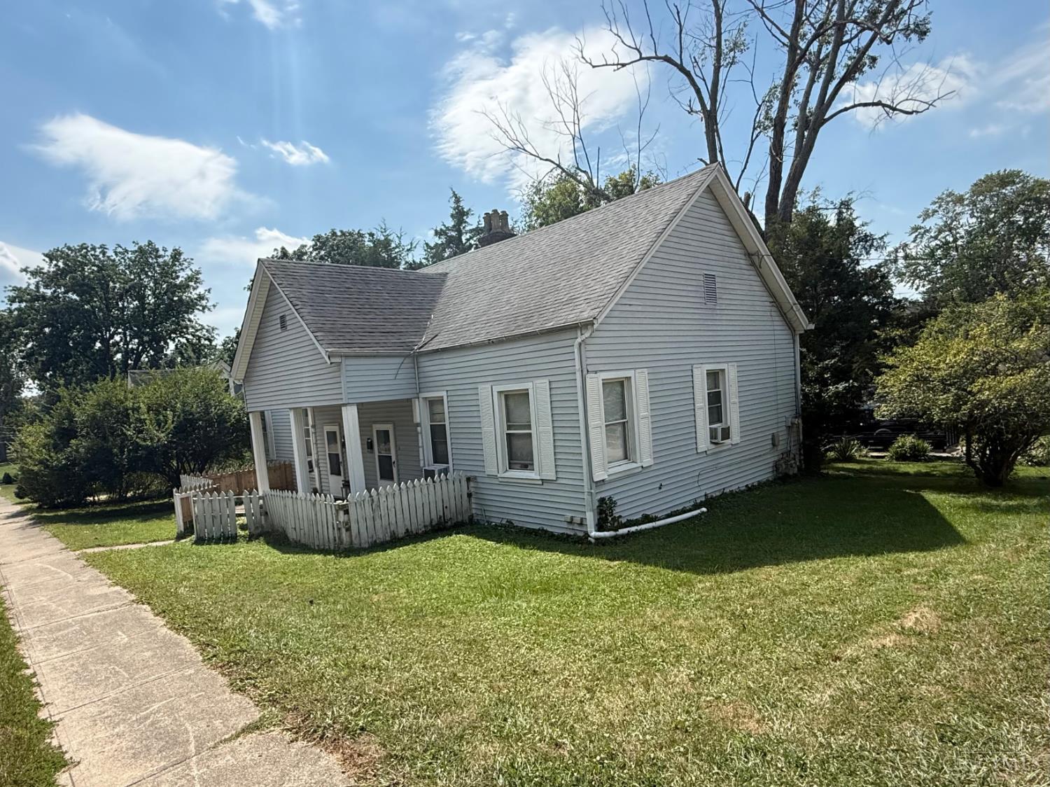 Photo 2 of Sale Pending at 5 Laurel Ave, Milford, OH 45150 | MLS# 1893728 | Listing updated on 2026-09-16