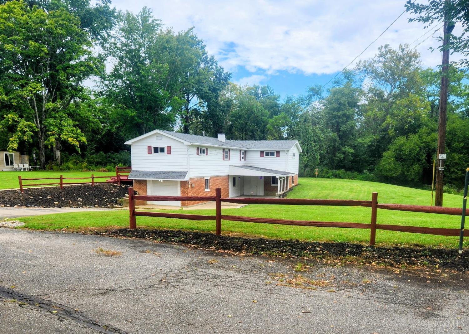 Photo 4 of Single family home for sale at 3509 Virginia Dr, Batavia Twp, OH 45102 | MLS# 1893635 | Listing updated on 2026-09-14