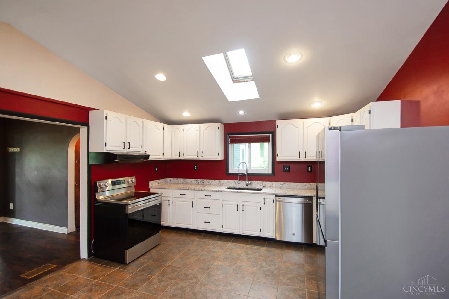8141 Lesourdsville West Chester Road, West Chester, OH, 45069 — photo 16