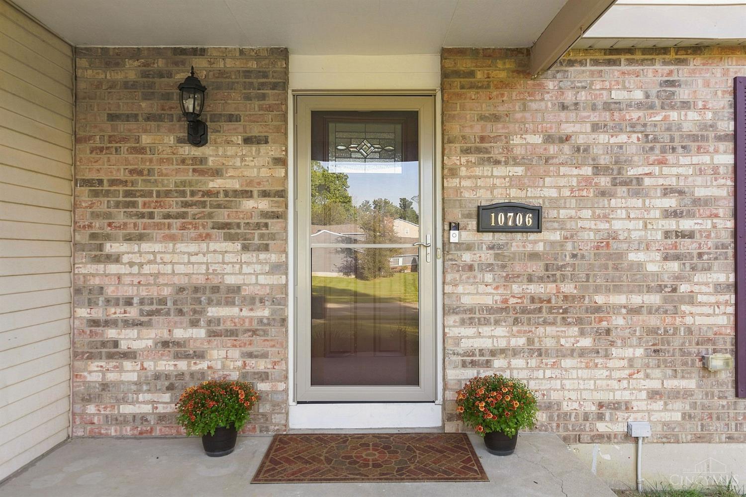 Photo 3 of Sale Pending at 10706 Baronwood Ct, Springfield Twp., OH 45240 | MLS# 1893596 | Listing updated on 2026-09-16