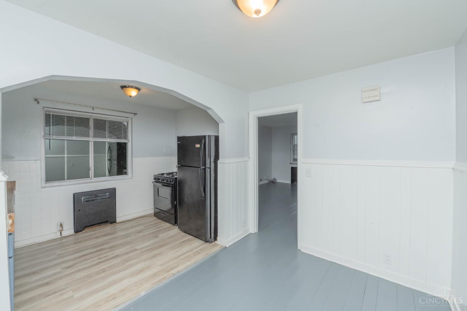 Photo 4 of House for sale at 7169 Reading Rd, Cincinnati, OH 45237 | MLS# 1893560 | Listing updated on 2026-09-28