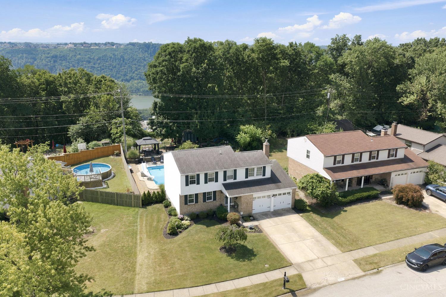 Photo 2 of Single family home for sale at 4977 Francisview Dr, Delhi Twp, OH 45238 | MLS# 1893503 | Listing updated on 2026-09-14