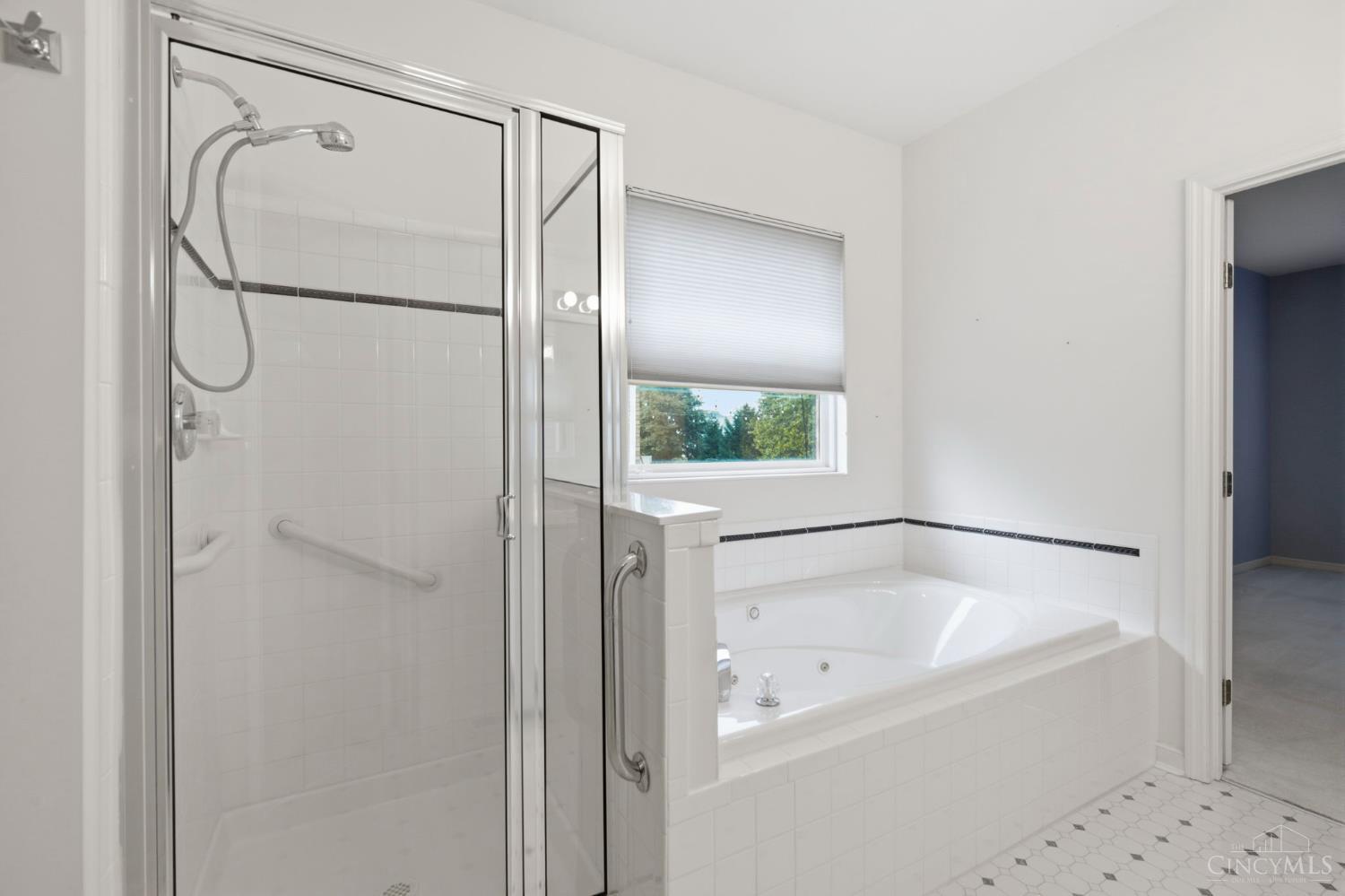10187 Meadowknoll Drive, Symmes Twp, OH, 45140 — photo 35