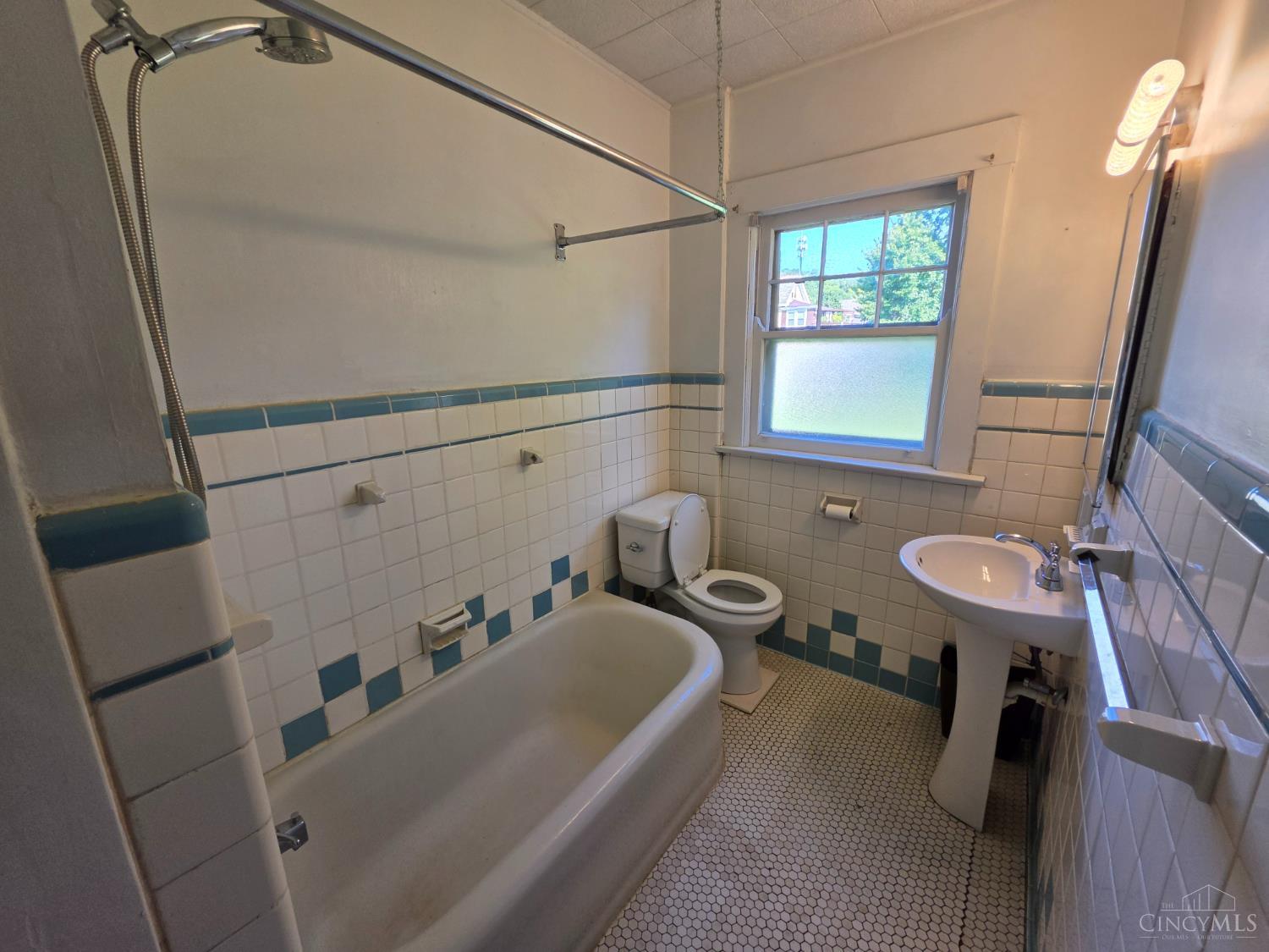 1614 Springlawn Avenue, Cincinnati, OH, 45223 — photo 13