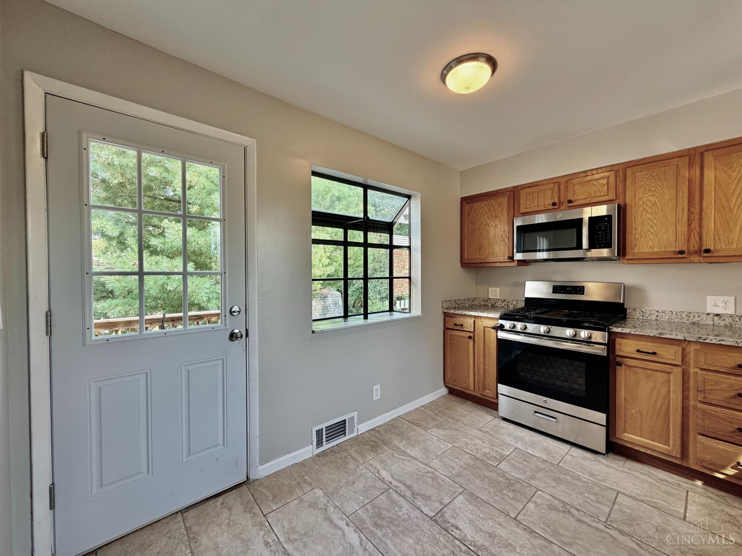 3909 Cedarwood Place, Silverton, OH, 45213 — photo 10