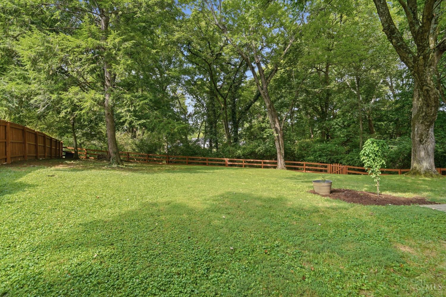 Photo 4 of Sale Pending at 2619 Beechmar Dr, Cincinnati, OH 45230 | MLS# 1893628 | Listing updated on 2026-09-13