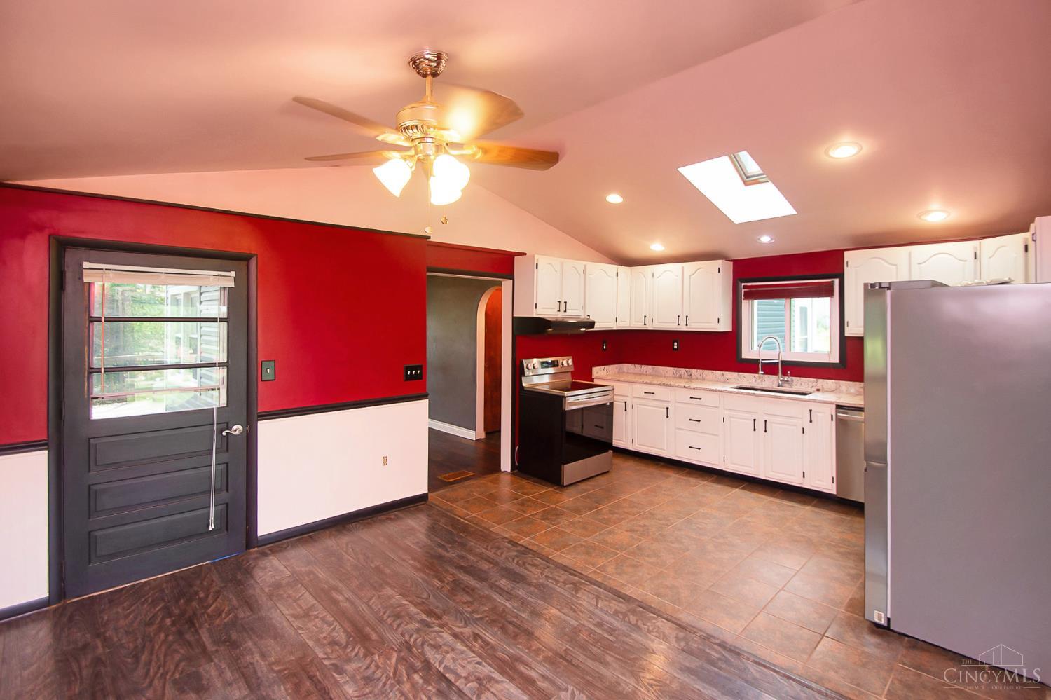 8141 Lesourdsville West Chester Road, West Chester, OH, 45069 — photo 21