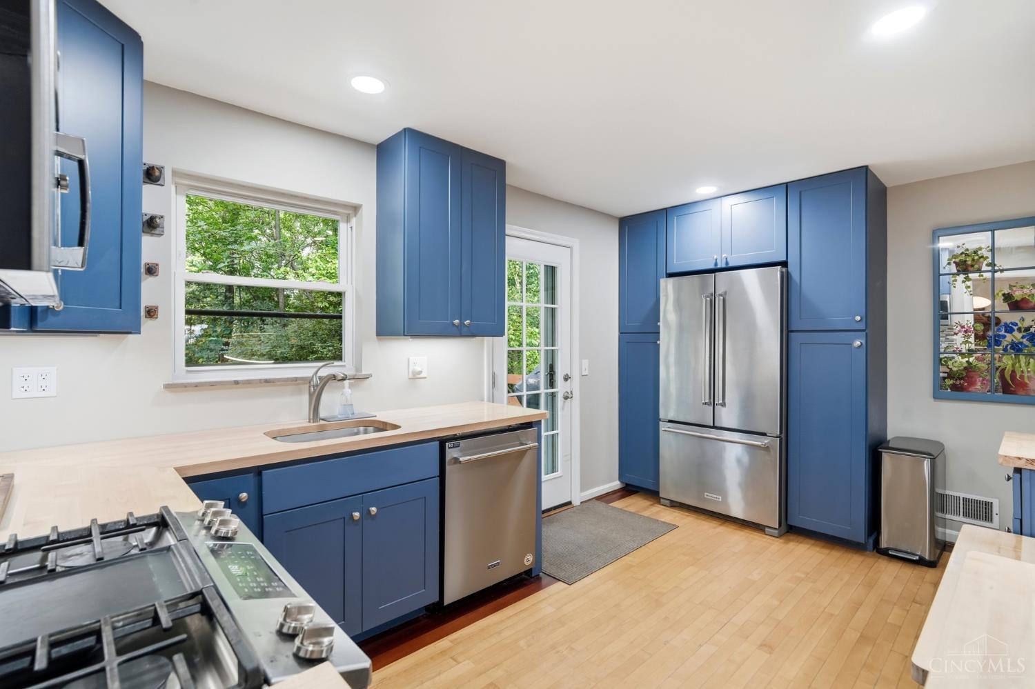 Photo 2 of Sale Pending at 2619 Beechmar Dr, Cincinnati, OH 45230 | MLS# 1893628 | Listing updated on 2026-09-13