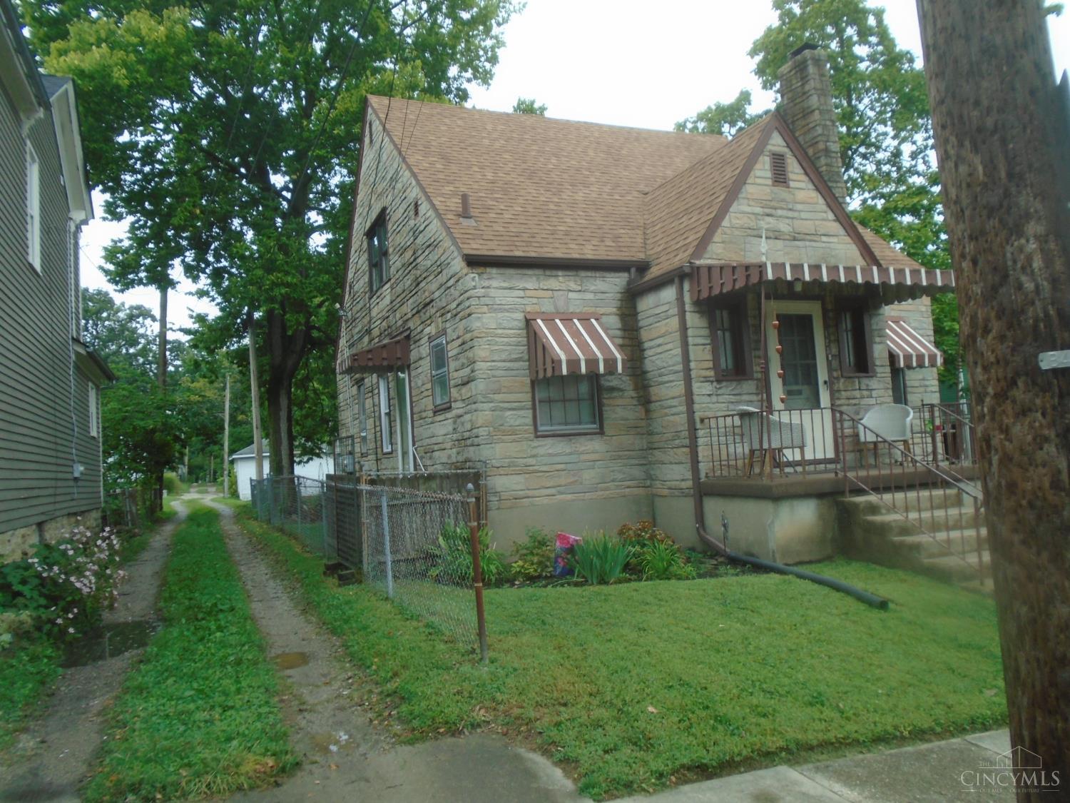Photo 2 of Single family home for sale at 123 Hueston St, Hamilton, OH 45013 | MLS# 1893741 | Listing updated on 2026-09-13