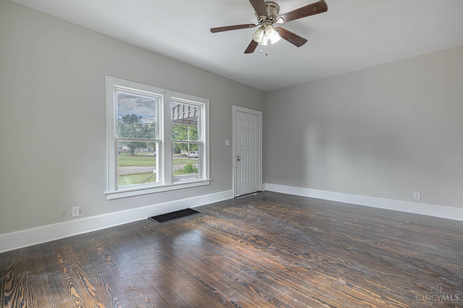 Photo 3 of Single family home for sale at 2720 Wilbraham Rd, Middletown, OH 45042 | MLS# 1893749 | Listing updated on 2026-09-12
