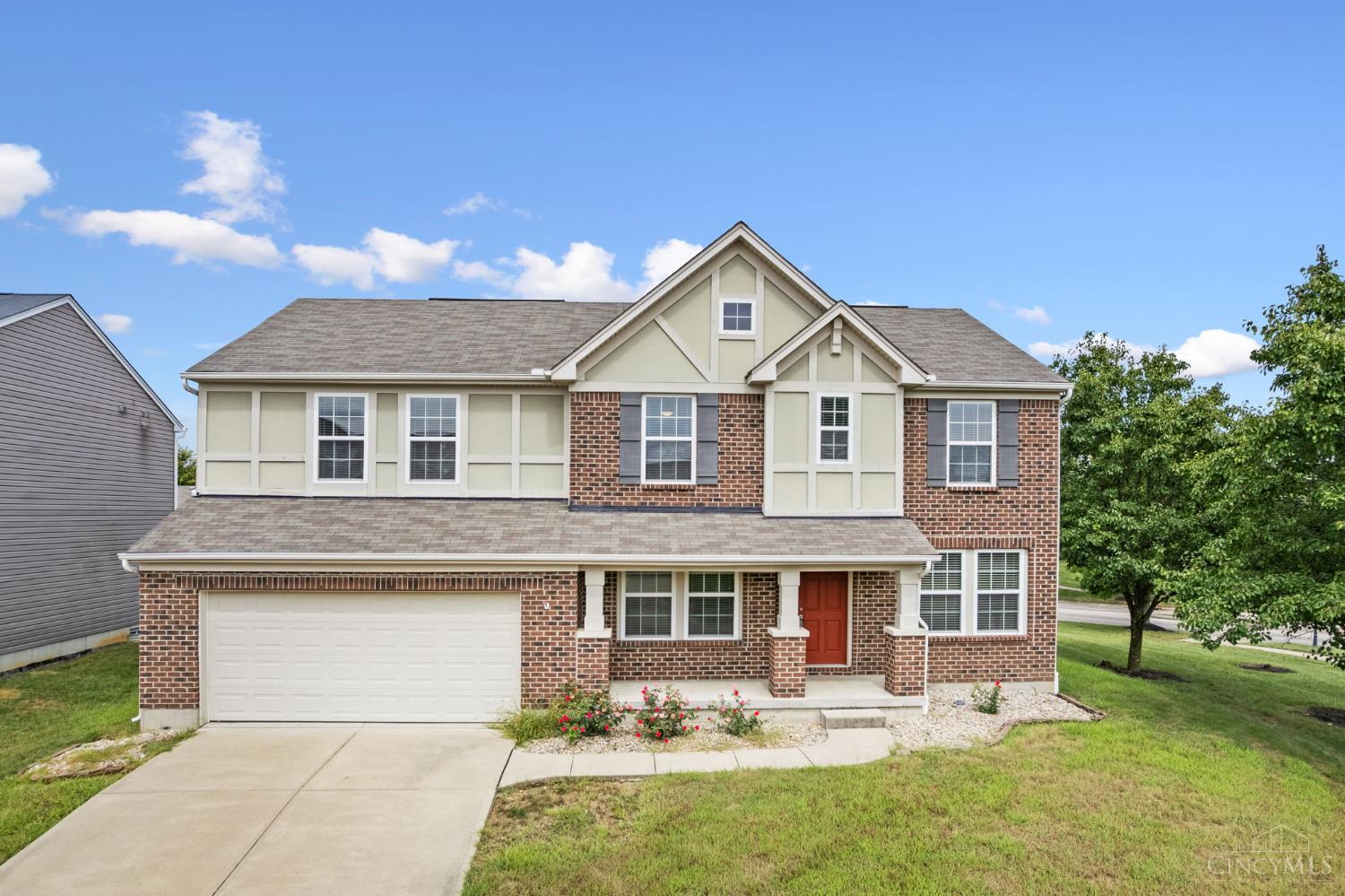 Photo 2 of Single family home for sale at 3122 Village View Ln, Hamilton Twp, OH 45152 | MLS# 1893683 | Listing updated on 2026-09-12