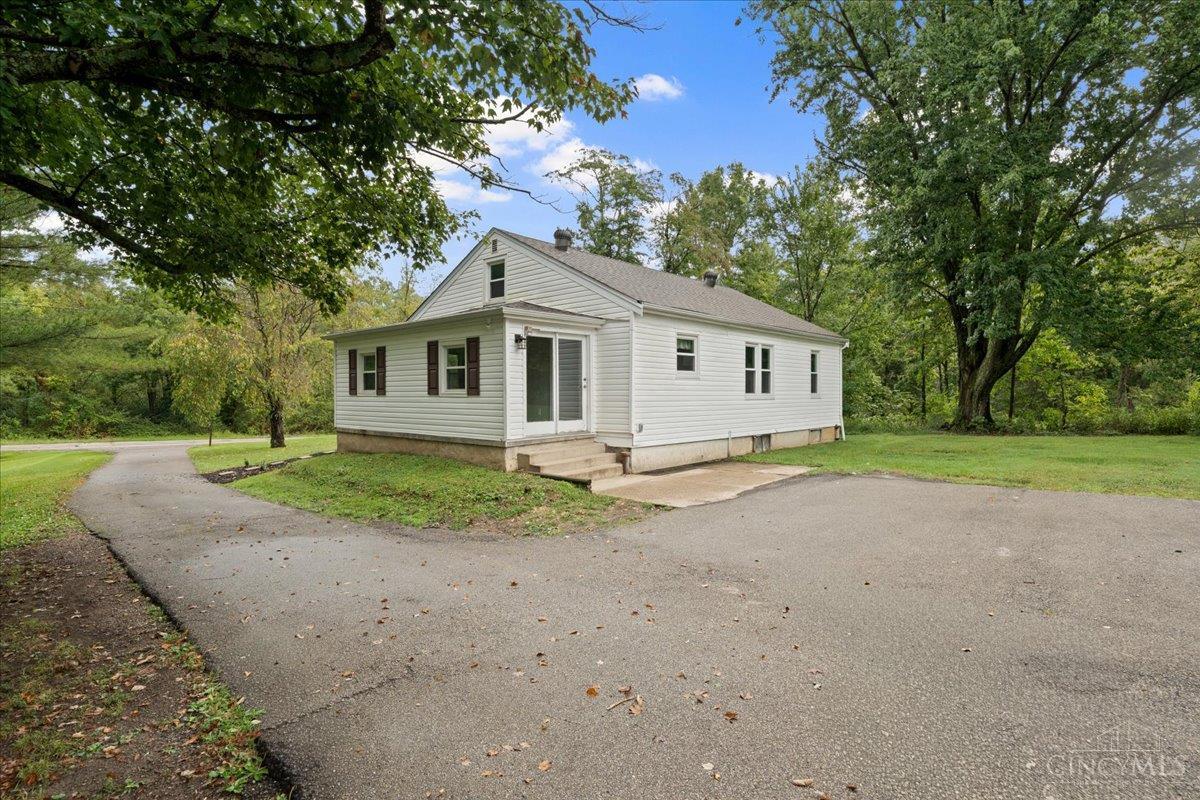Photo 4 of Single family home for sale at 2571 Williamsburg Bantam Rd, Tate Twp, OH 45106 | MLS# 1893743 | Listing updated on 2026-09-14