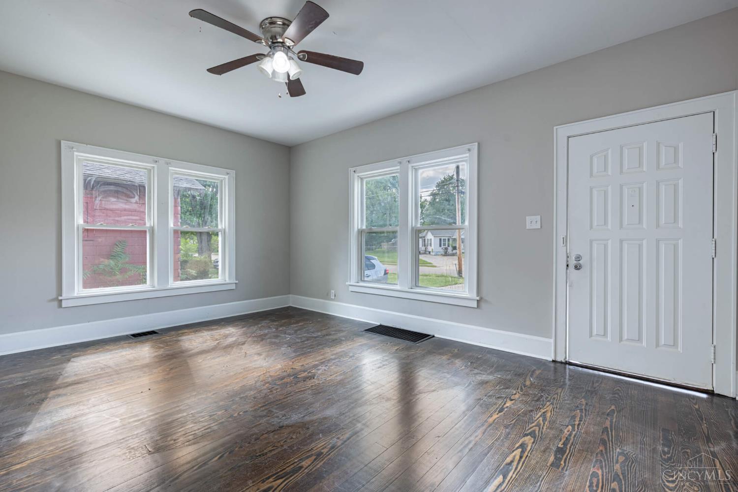 Photo 4 of Single family home for sale at 2720 Wilbraham Rd, Middletown, OH 45042 | MLS# 1893749 | Listing updated on 2026-09-12