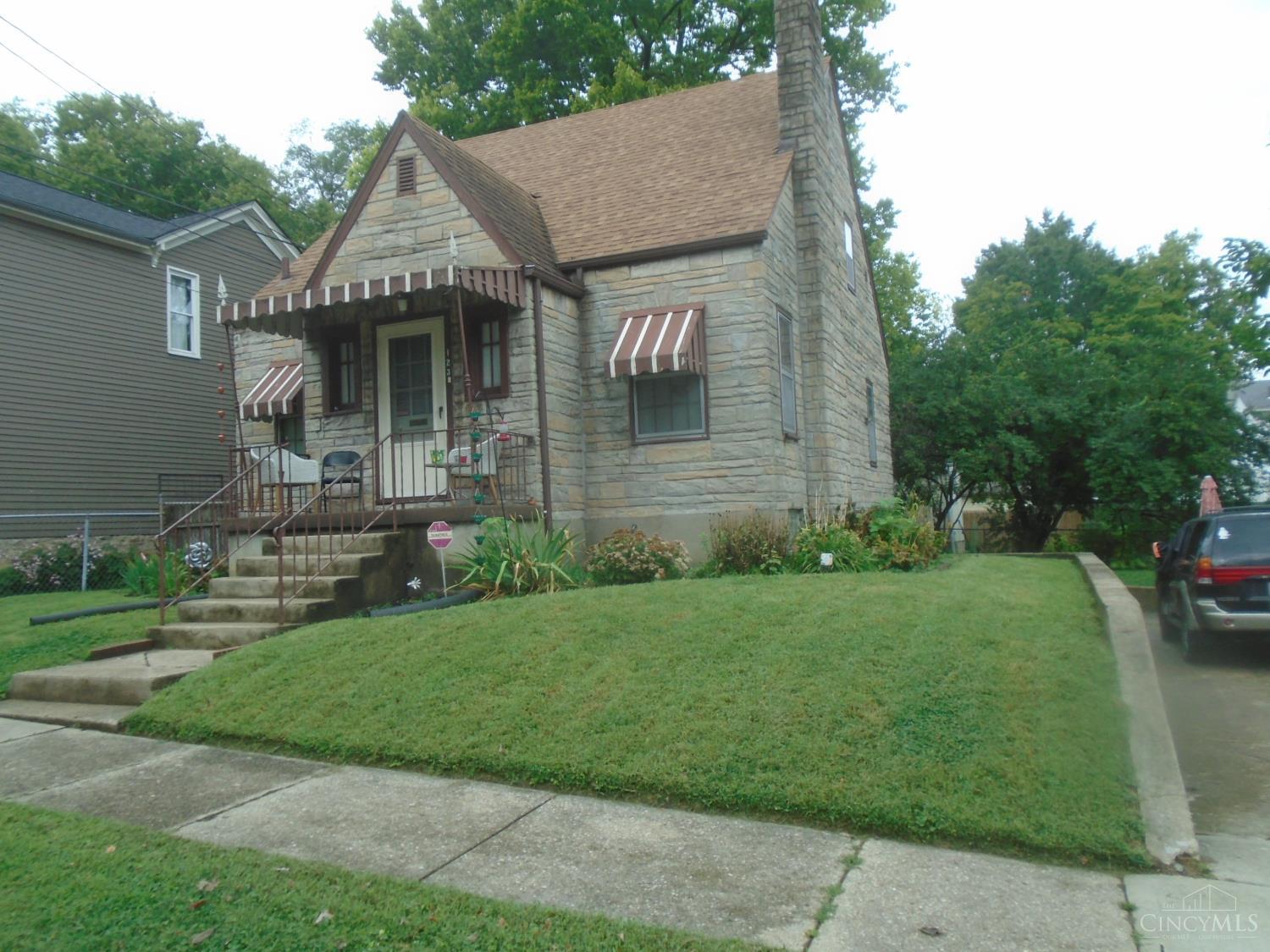 Photo 2 of Single family home for sale at 123 Hueston St, Hamilton, OH 45013 | MLS# 1893741 | Listing updated on 2026-09-13