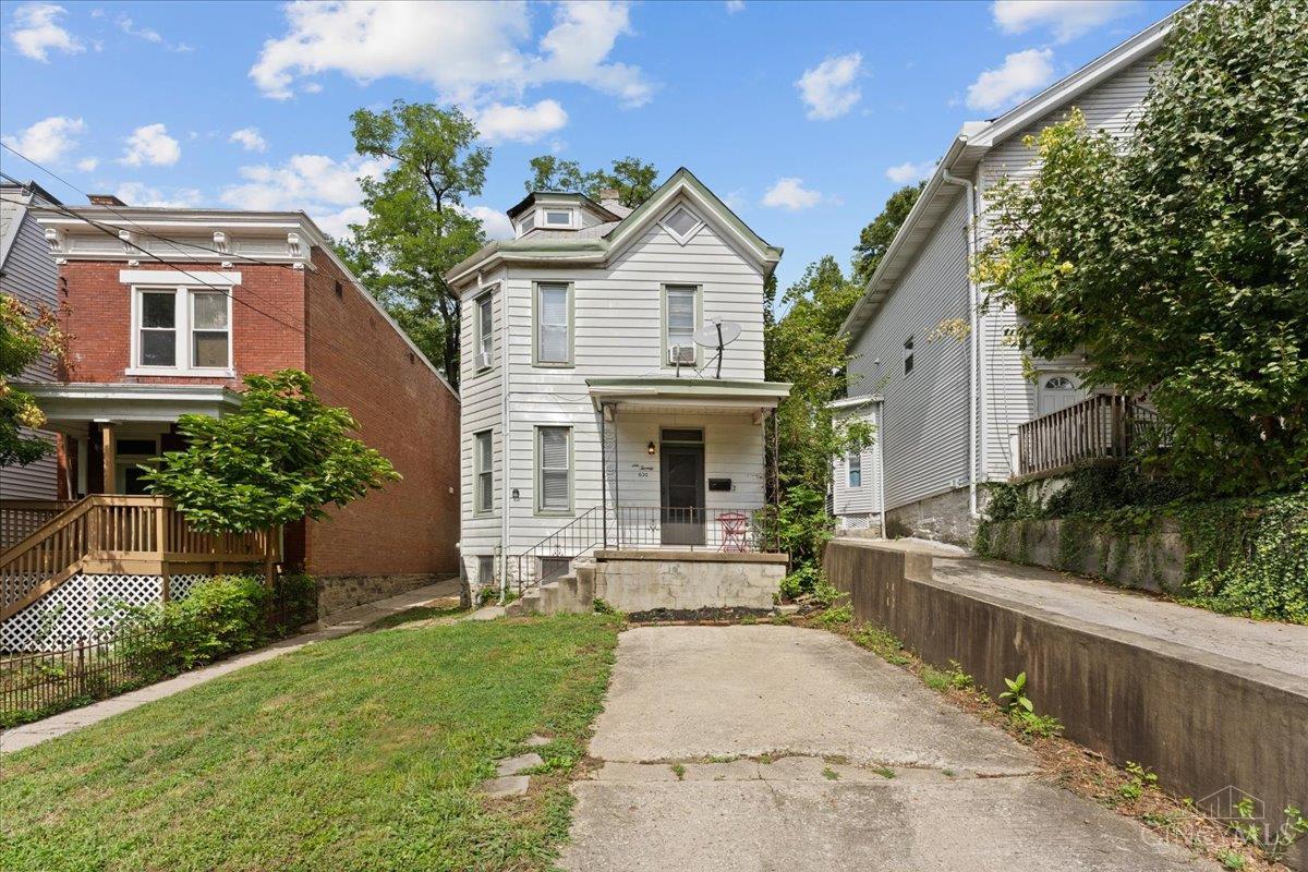 620 Riddle Road, Cincinnati, OH, 45220