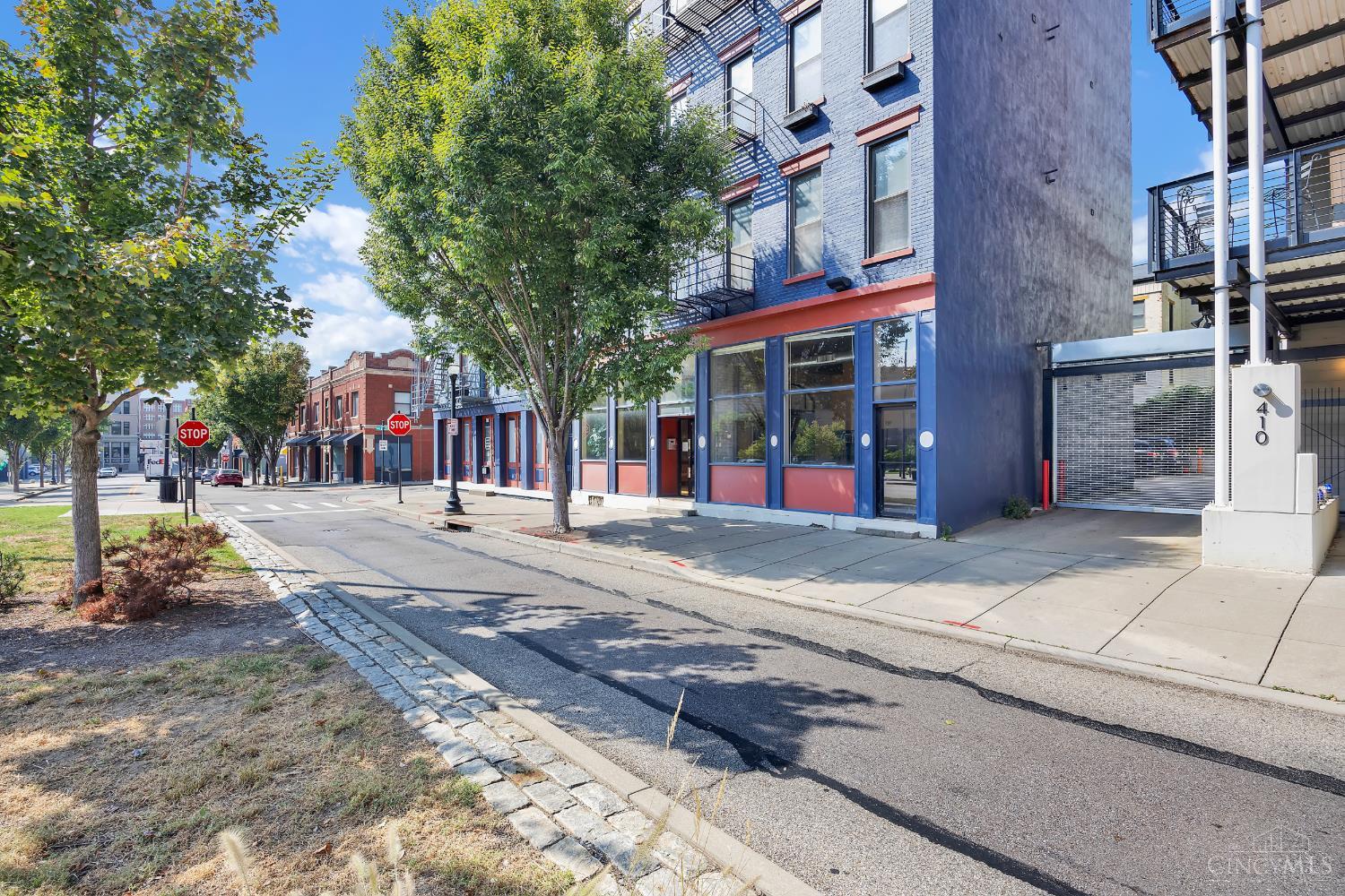 Photo 3 of Condo for sale at 404 Reading Rd #401, Cincinnati, OH 45202 | MLS# 1893784 | Listing updated on 2026-09-18