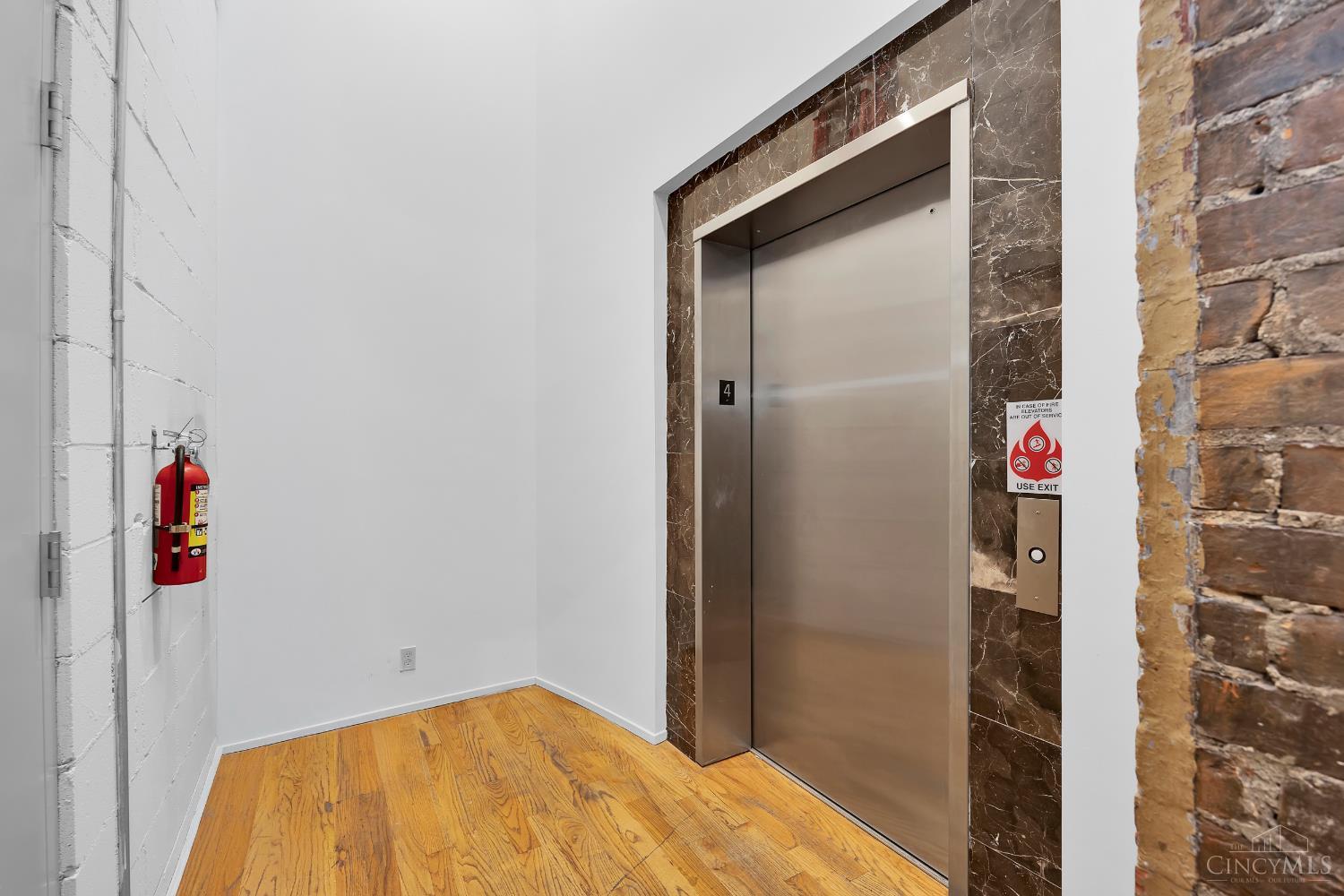 Photo 4 of Condo for sale at 404 Reading Rd #401, Cincinnati, OH 45202 | MLS# 1893784 | Listing updated on 2026-09-18