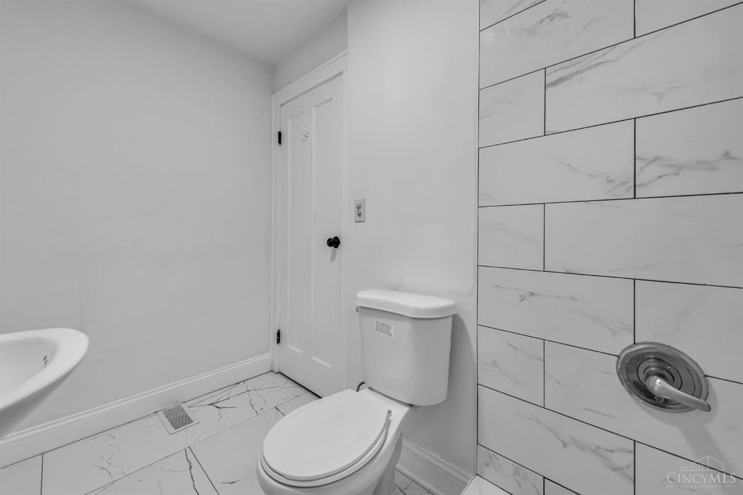 8318 Marley Street, Springfield Twp., OH, 45216 — photo 14