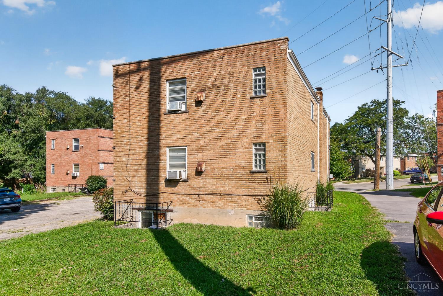 Photo 4 of House for sale at 6494 Spruce St, Elmwood Place, OH 45216 | MLS# 1893884 | Listing updated on 2026-09-14