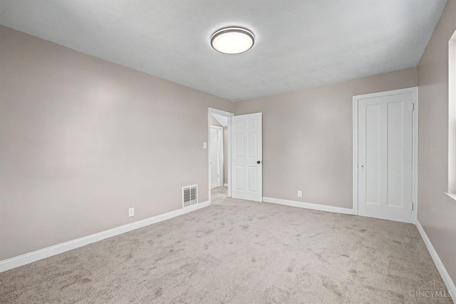 1127 Cedar Avenue, Cincinnati, OH, 45244 — photo 22