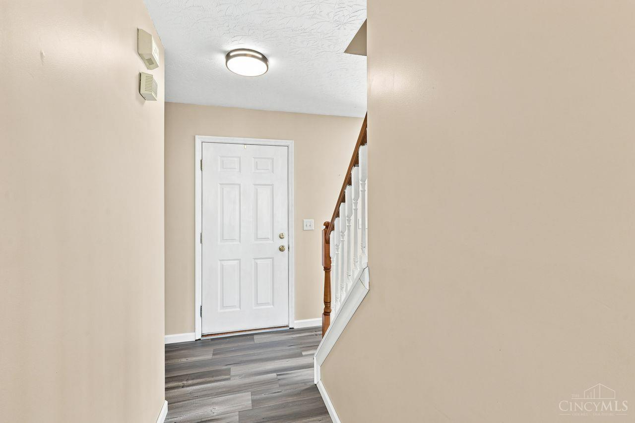 Photo 3 of Single family home for sale at 8031 Simpson Crk Way, Mason, OH 45040 | MLS# 1893803 | Listing updated on 2026-09-14
