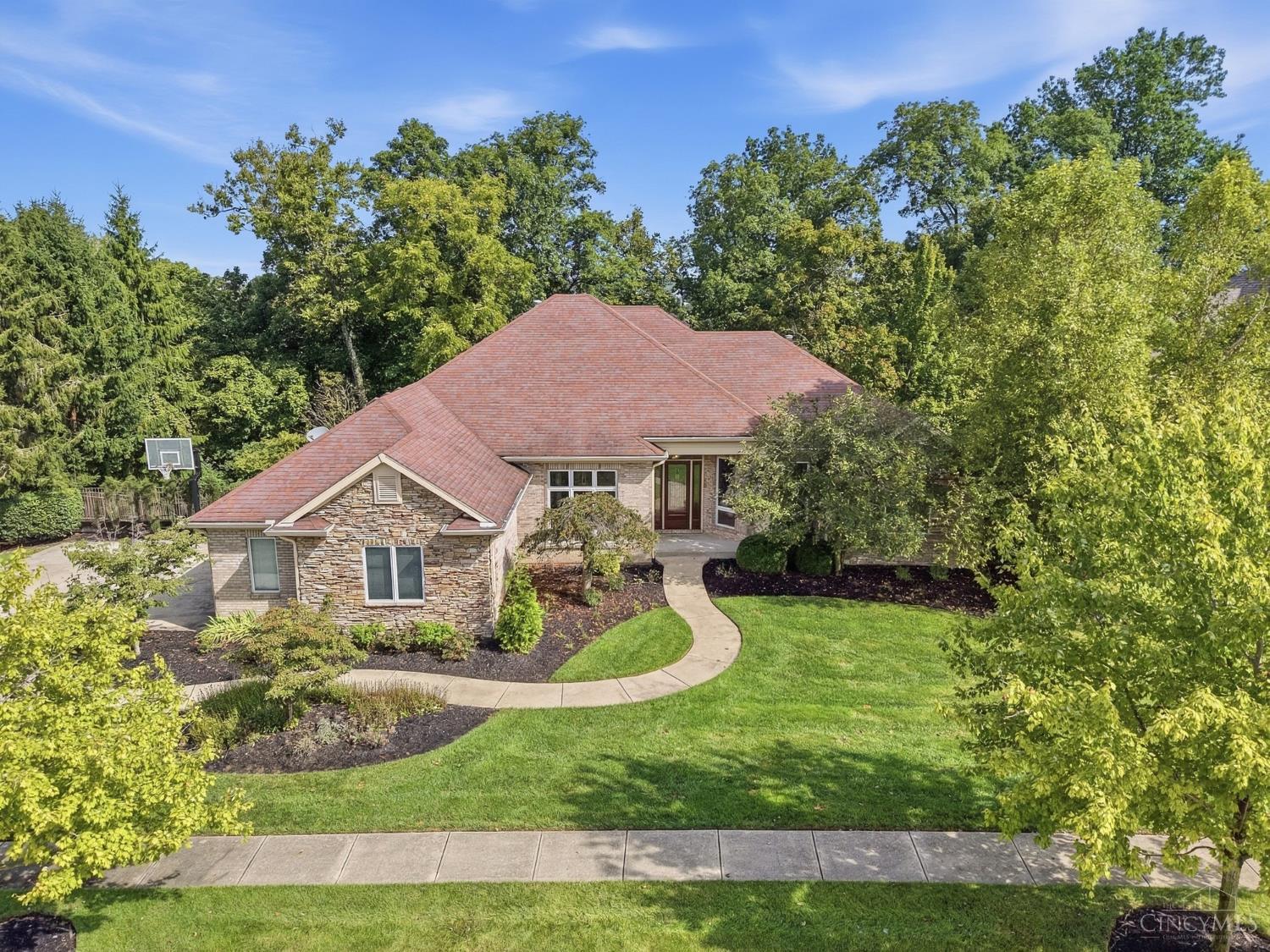 Photo 2 of Single family home for sale at 970 River Forest Dr, Maineville, OH 45039 | MLS# 1893561 | Listing updated on 2026-09-15