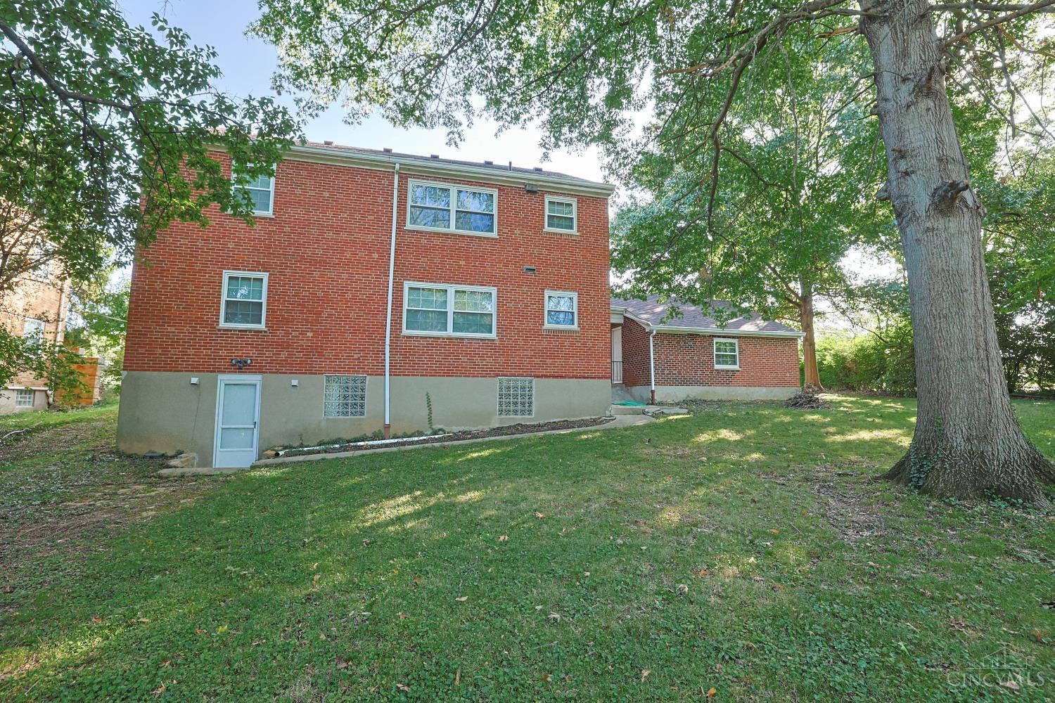 Listing Photo 2 - Condo for sale in building located at 5631 Colerain Ave, Cincinnati, OH 45239 - Unit #