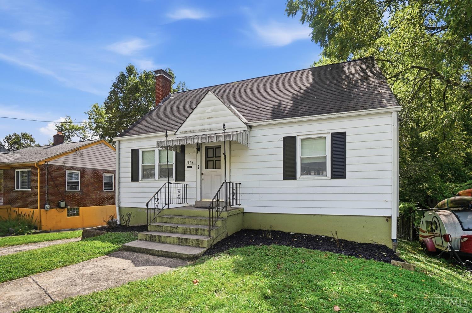 Photo 3 of Sale Pending at 1515 Spring Lawn Ave, Cincinnati, OH 45223 | MLS# 1893695 | Listing updated on 2026-09-20