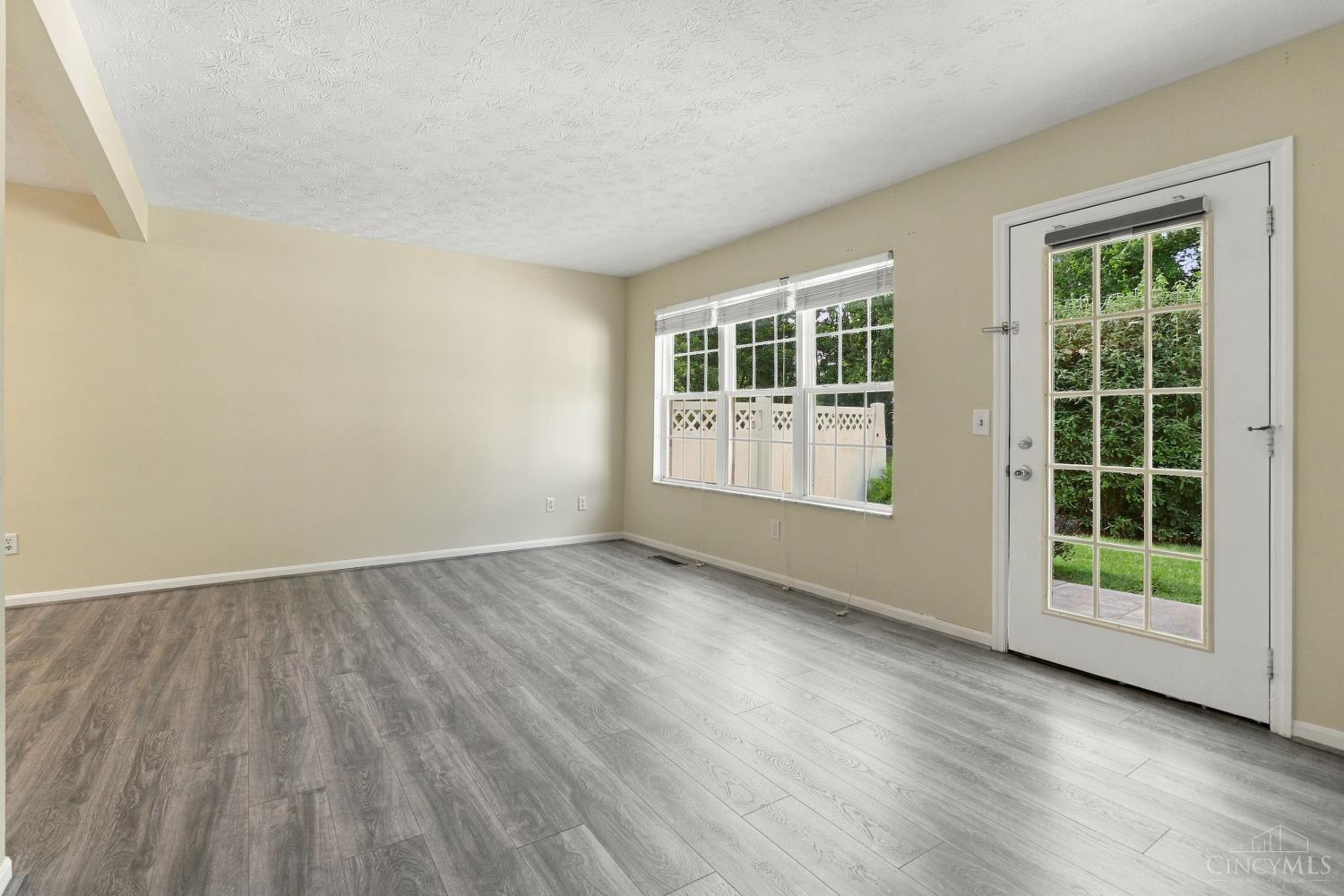 7576 Lake Pointe, Hamilton Twp, OH, 45039 — photo 13