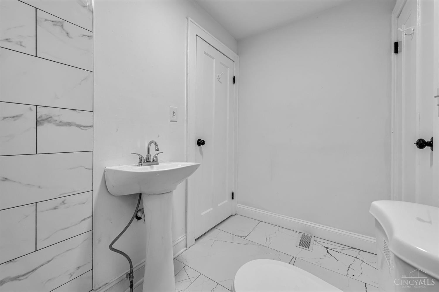 8318 Marley Street, Springfield Twp., OH, 45216 — photo 15