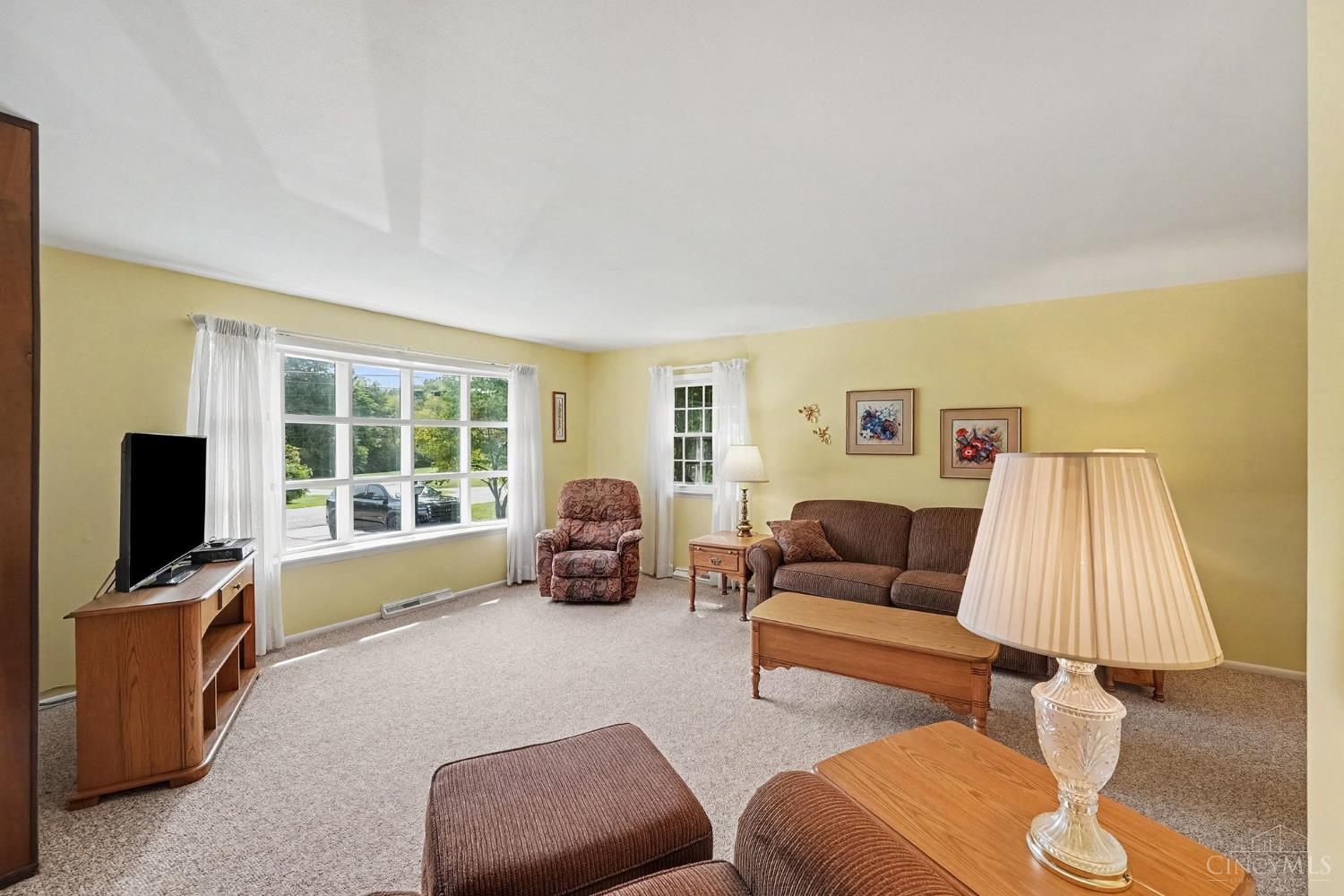 Photo 2 of Single family home for sale at 9811 Lorelei Dr, Springfield Twp., OH 45231 | MLS# 1893856 | Listing updated on 2026-09-17