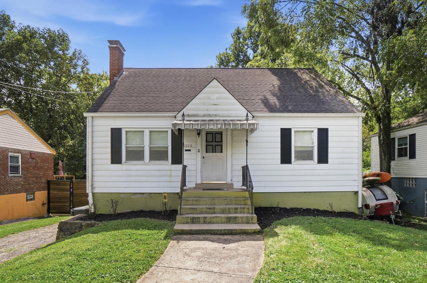 Photo 2 of Sale Pending at 1515 Spring Lawn Ave, Cincinnati, OH 45223 | MLS# 1893695 | Listing updated on 2026-09-20