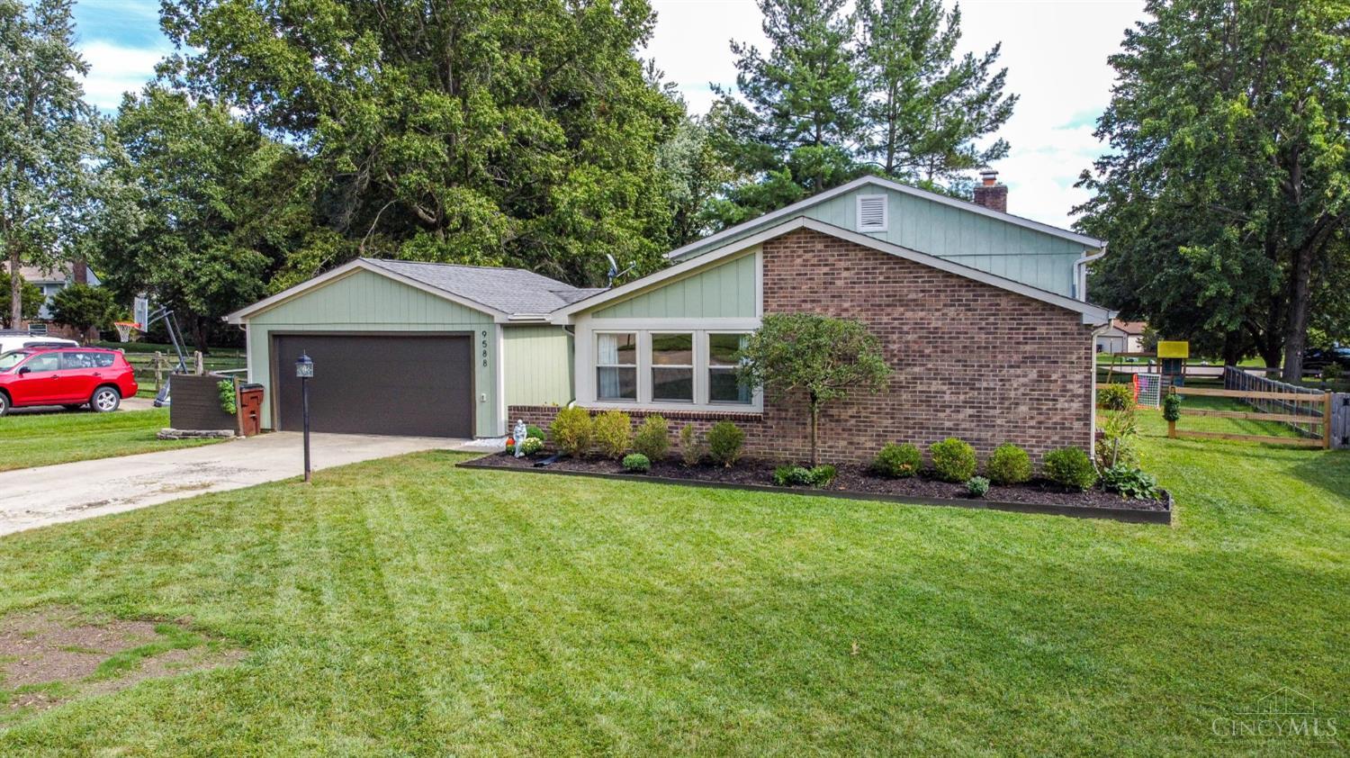 Photo 2 of Single family home for sale at 9588 Whippoorwill Ln, Deerfield Twp., OH 45040 | MLS# 1893836 | Listing updated on 2026-10-03