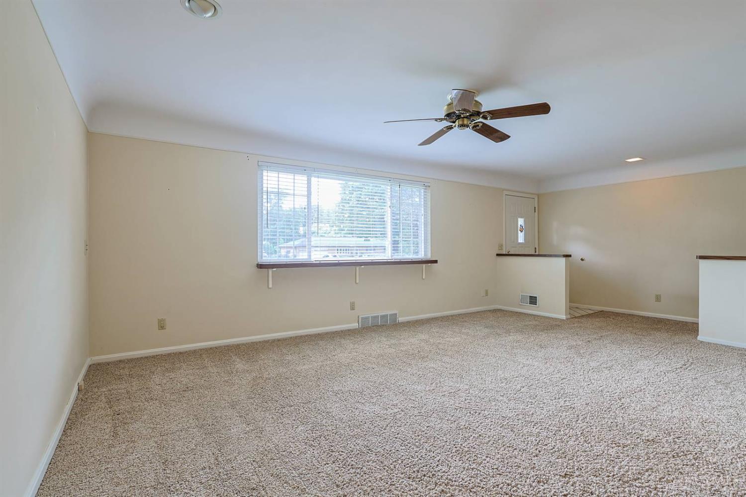 Photo 4 of Single family home for sale at 9154 Silva Dr, Colerain Twp, OH 45251 | MLS# 1893893 | Listing updated on 2026-09-15