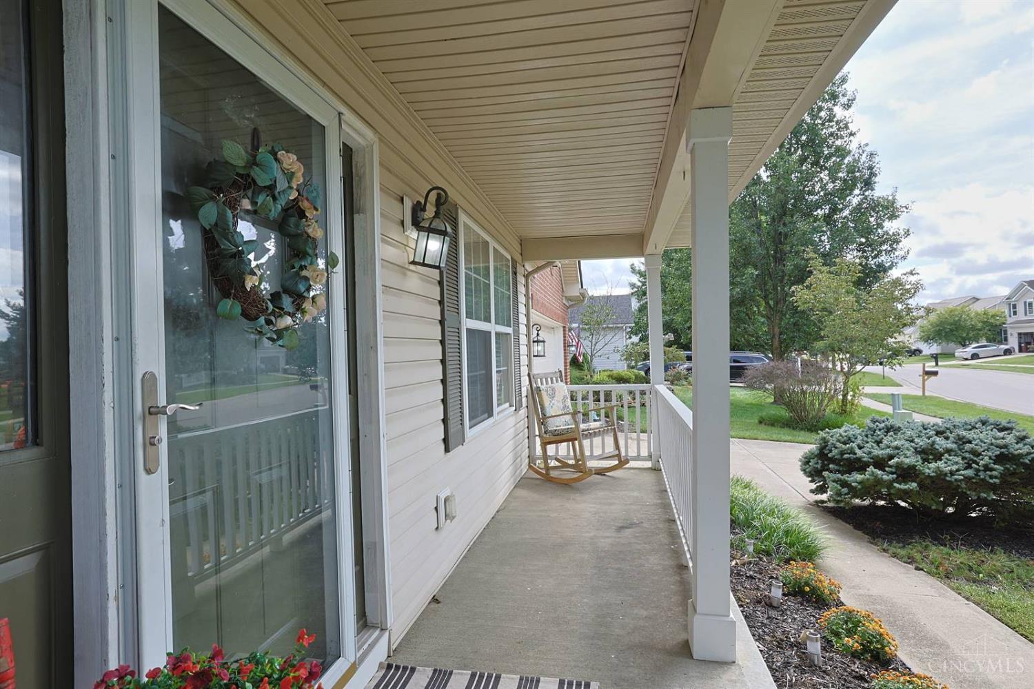 Photo 3 of Single family home for sale at 1147 Stableview Cir, Hamilton Twp, OH 45039 | MLS# 1893704 | Listing updated on 2026-09-14