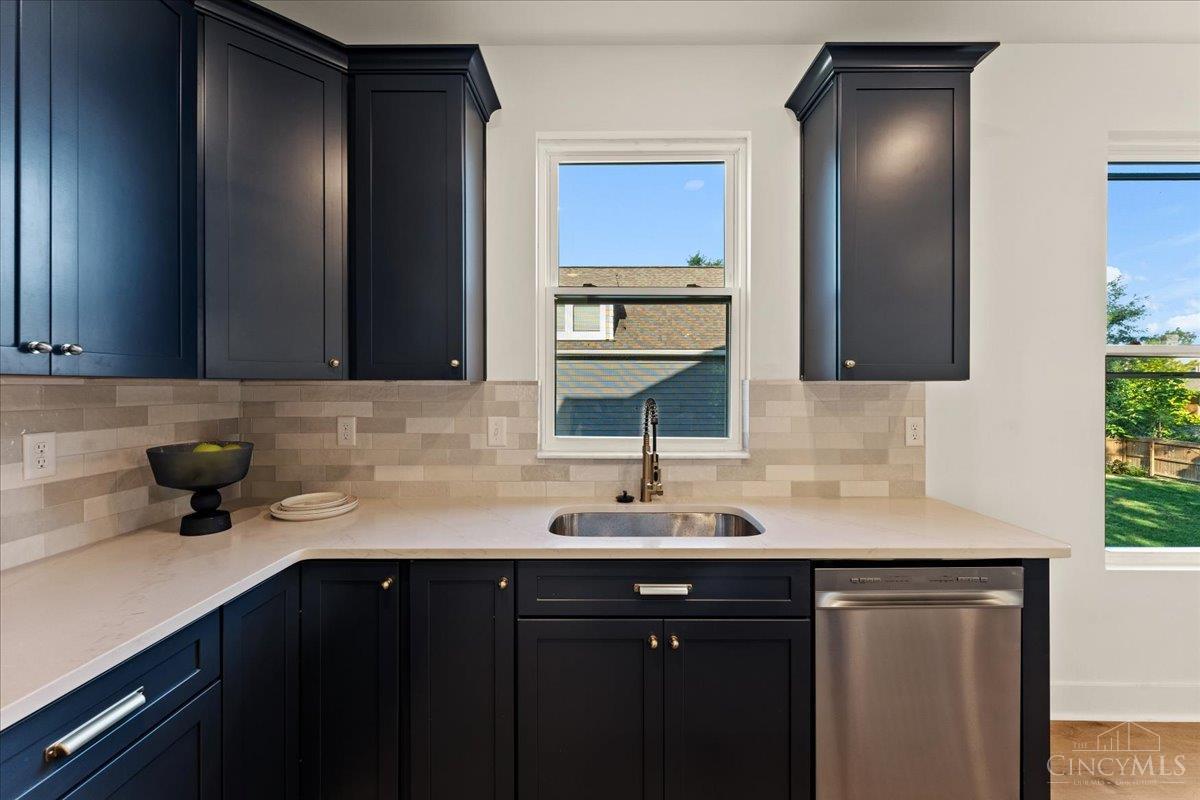 1570 St Leger Place, Cincinnati, OH, 45207 — photo 17