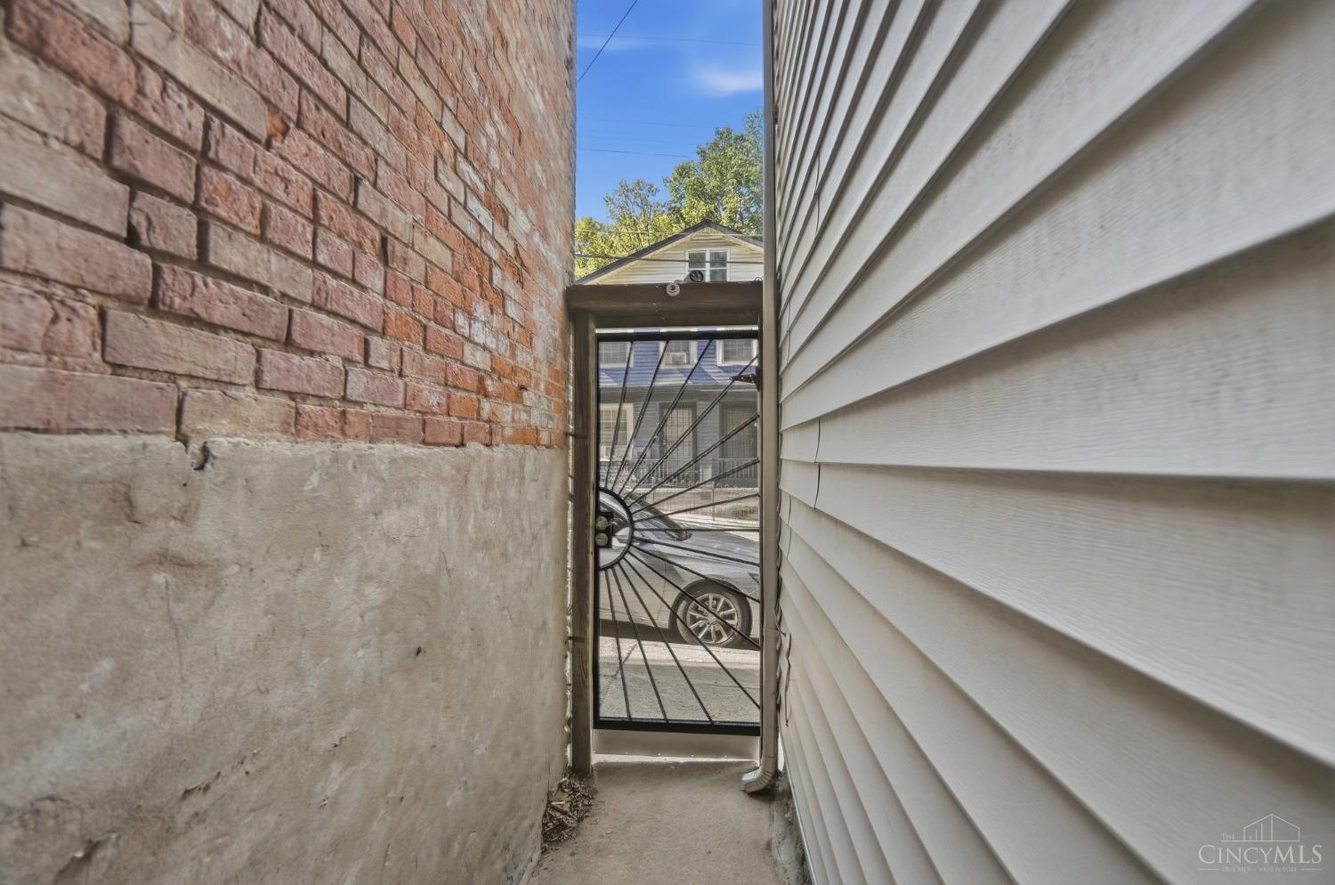 Photo 2 of Single family home for sale at 118 Winkler, Cincinnati, OH 45219 | MLS# 1894093 | Listing updated on 2026-09-15