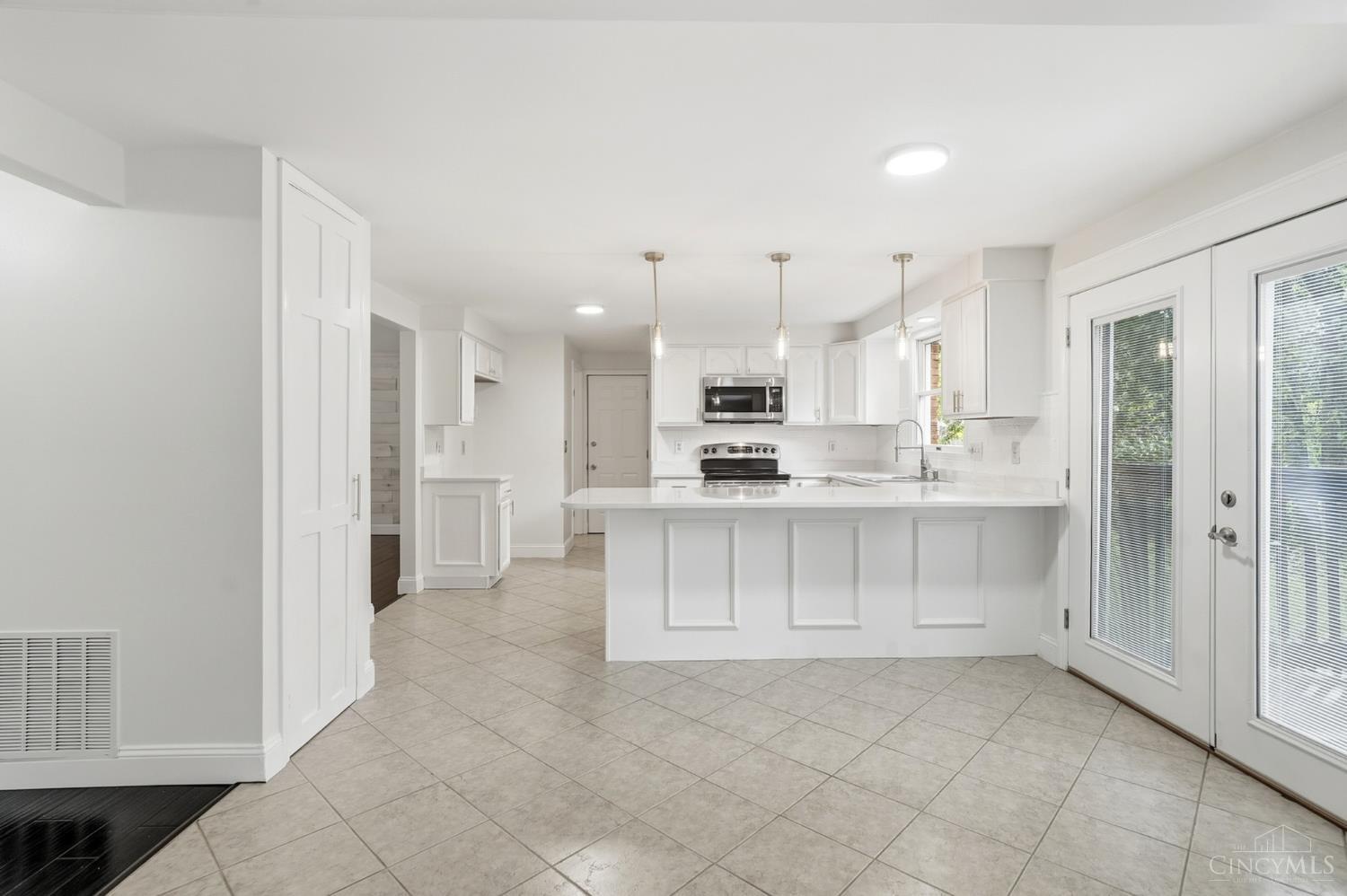 3282 South Cove Court, Deerfield Twp., OH, 45039 — photo 13