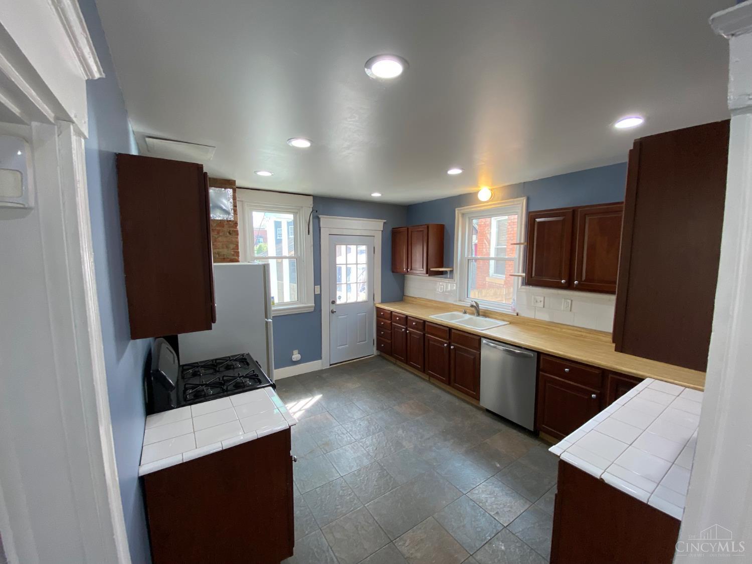 279 Helen Street, Cincinnati, OH, 45219 — photo 12