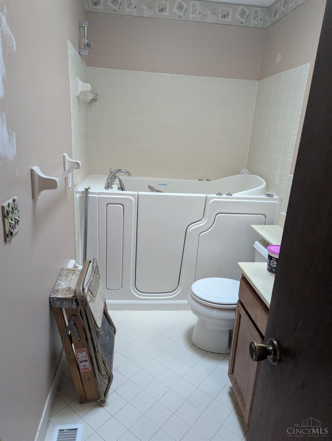 1424 Finch Lane, Miami Twp, OH, 45150 — photo 6