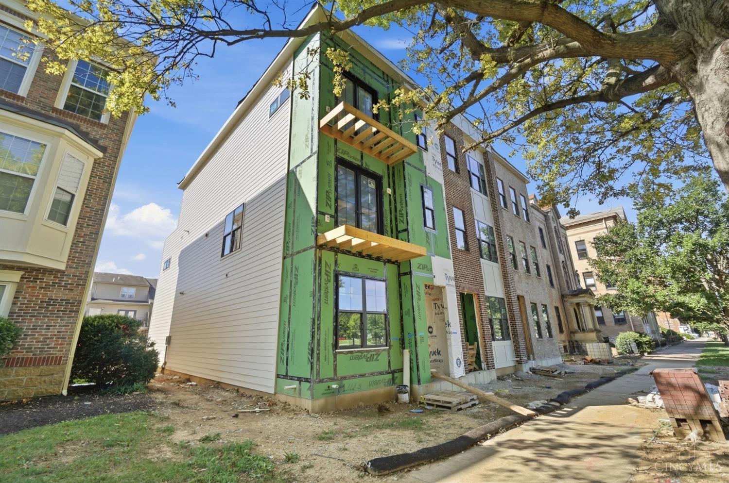 Photo 3 of Single family home for sale at 719 Ezzard Charles Dr, Cincinnati, OH 45203 | MLS# 1887253 | Listing updated on 2026-09-21