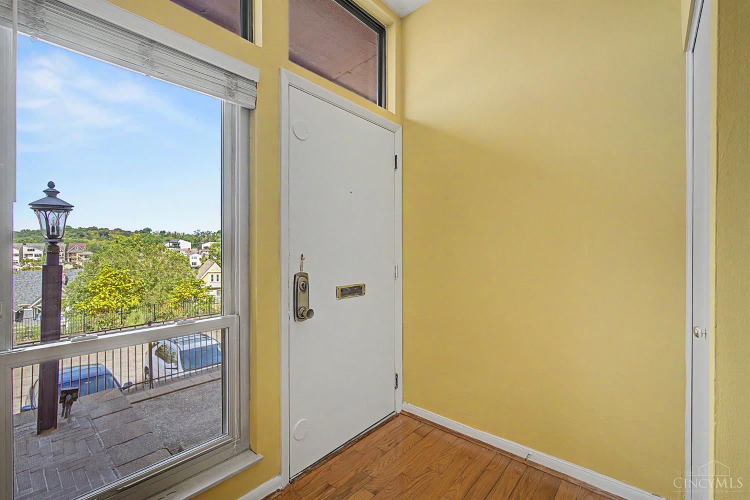 Photo 3 of Condo for sale at 550 Tusculum Ave, Cincinnati, OH 45226 | MLS# 1893991 | Listing updated on 2026-09-18